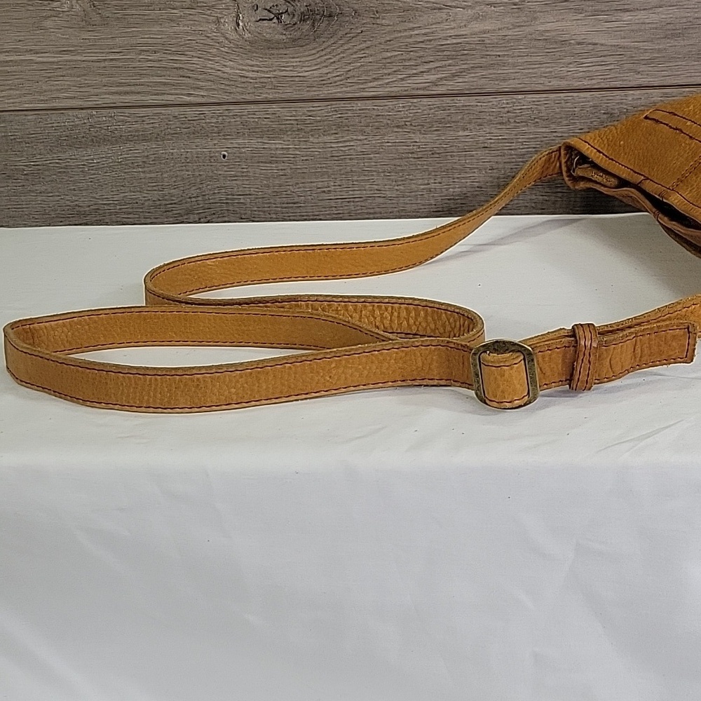 Duluth Trading Brown Pebble Leather Shoulder Bag - Picture 6 of 14